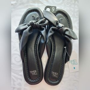NEW Size 9 Time and Tru Bow Thong Flip Flop Sandals Slippers Black Memory Foam
